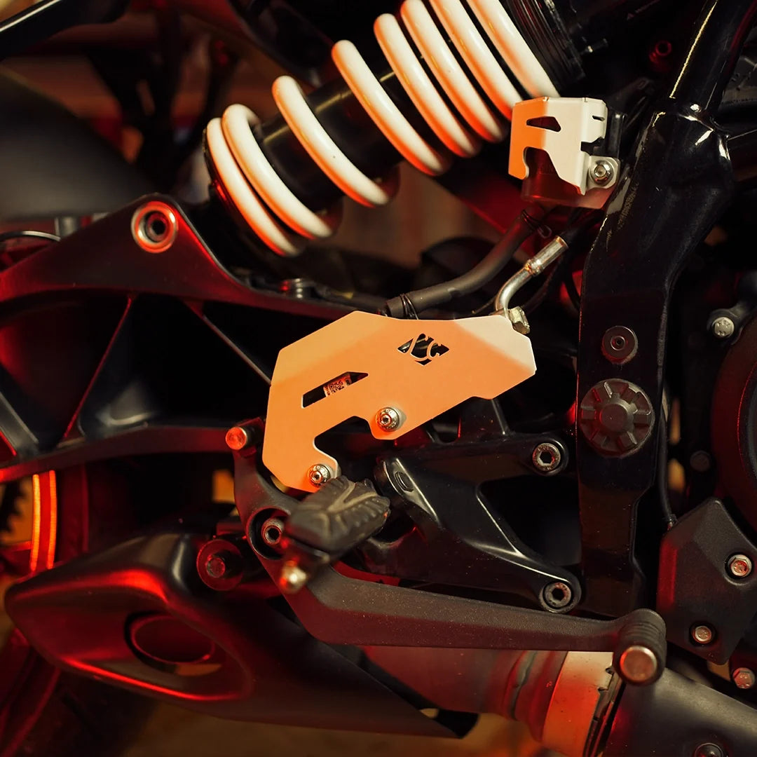 KTM DUKE 390 GEN 3 /250 GEN 3 TITAN BOOT GUARDS SILVER