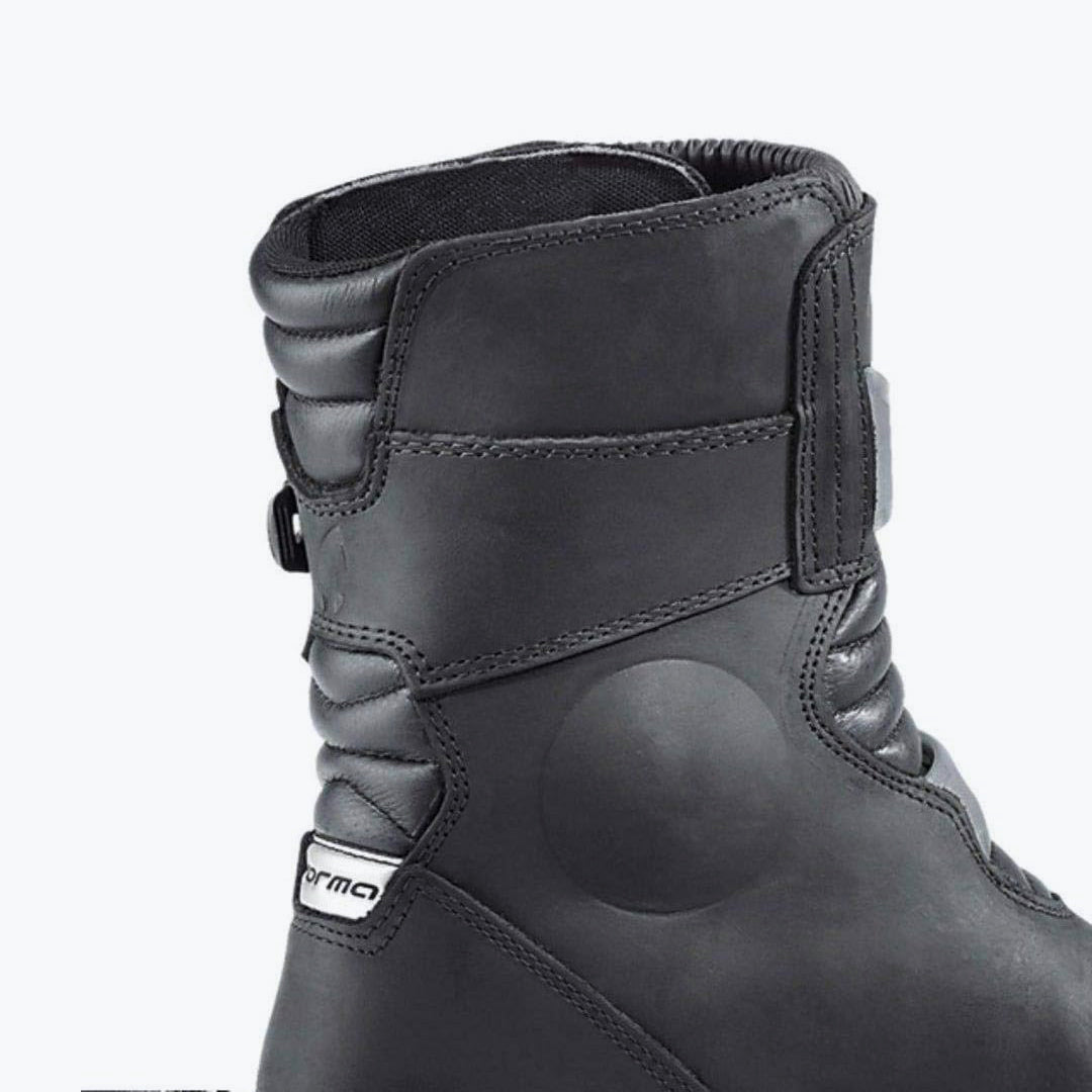 FORMA Adventure Boot Low Black