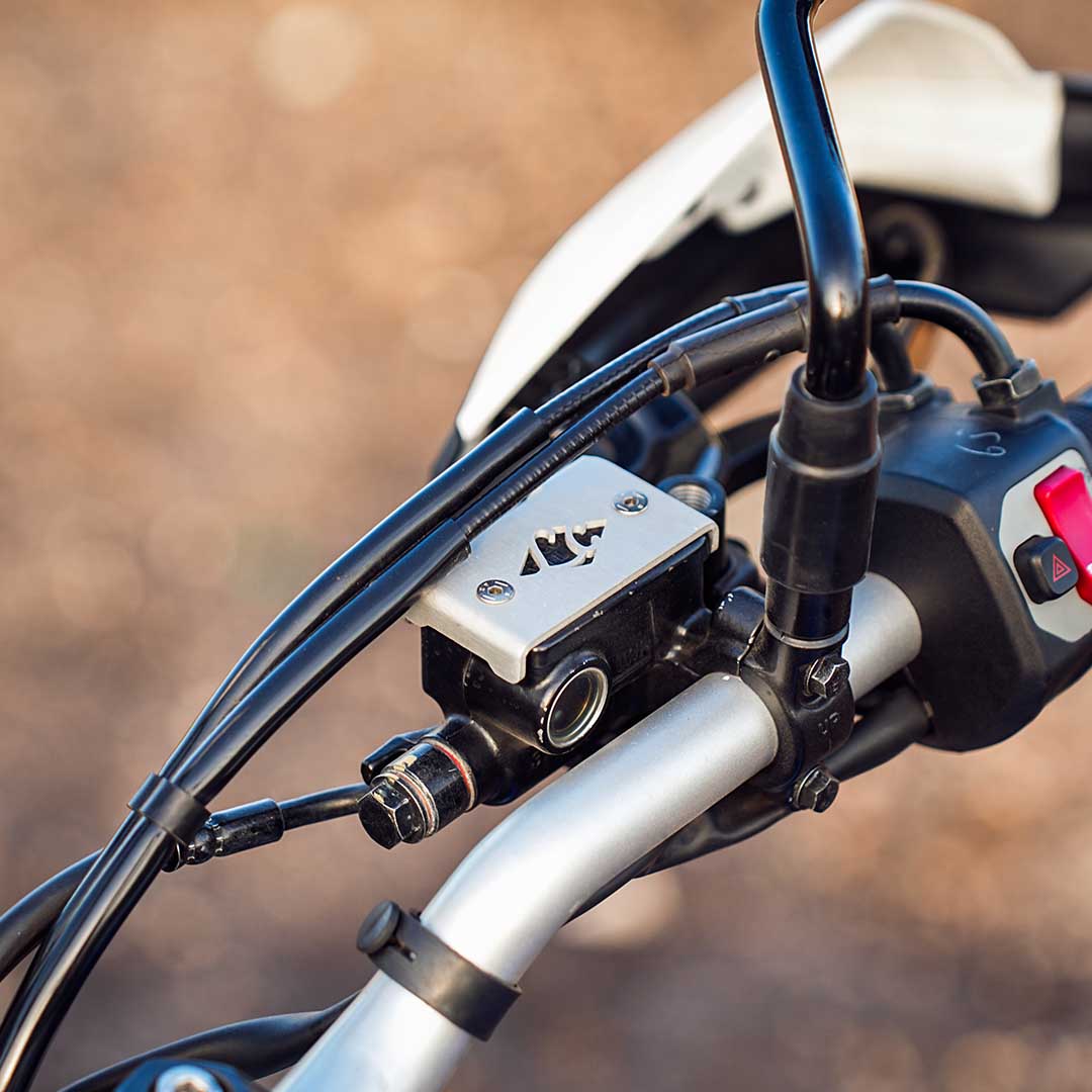 Legundary Hero Xpulse 210 Tricorn Front Oil Cap