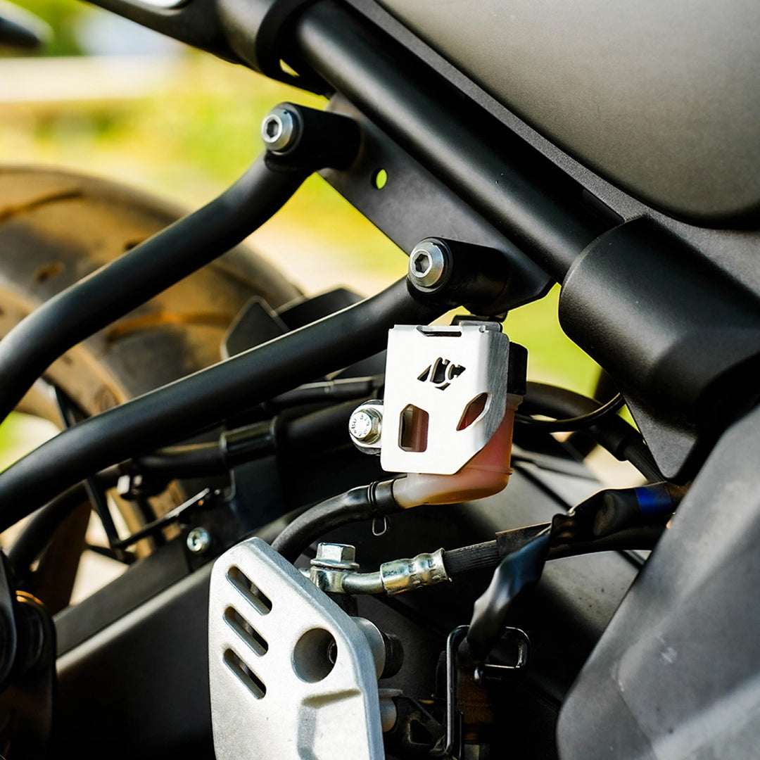 LEGUNDARY Yamaha XSR 155 Casque Rear Oil Cap Silver