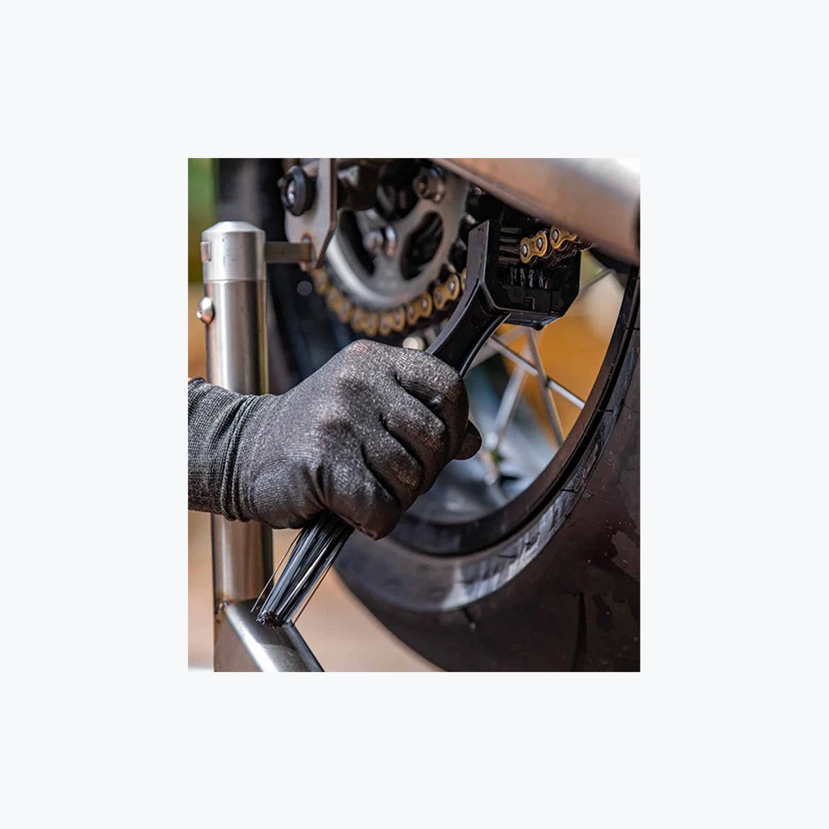 Chain cleaner brush