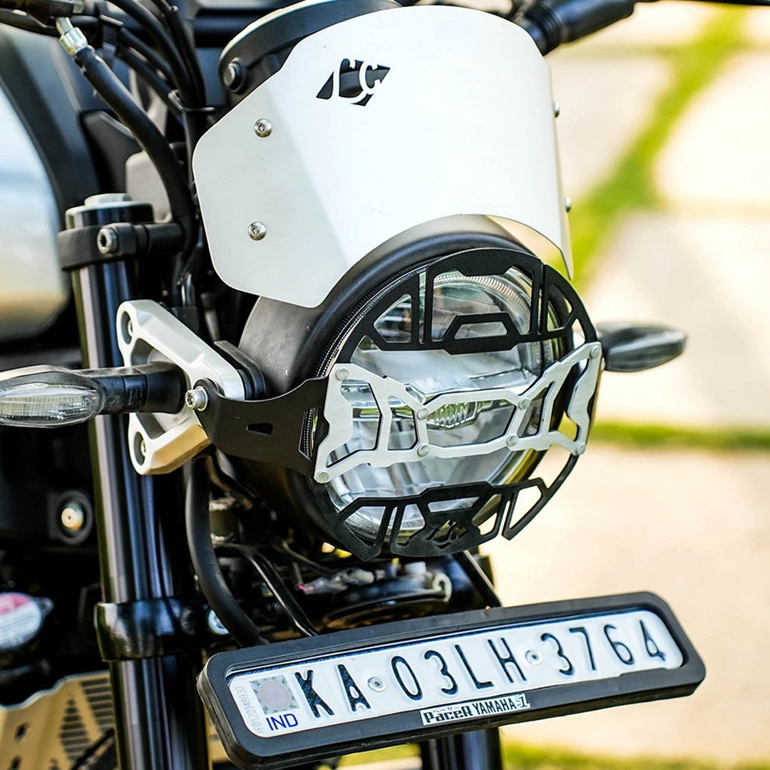 LEGUNDARY Yamaha XSR 155 Cosmic Headlight Grill Black Silver