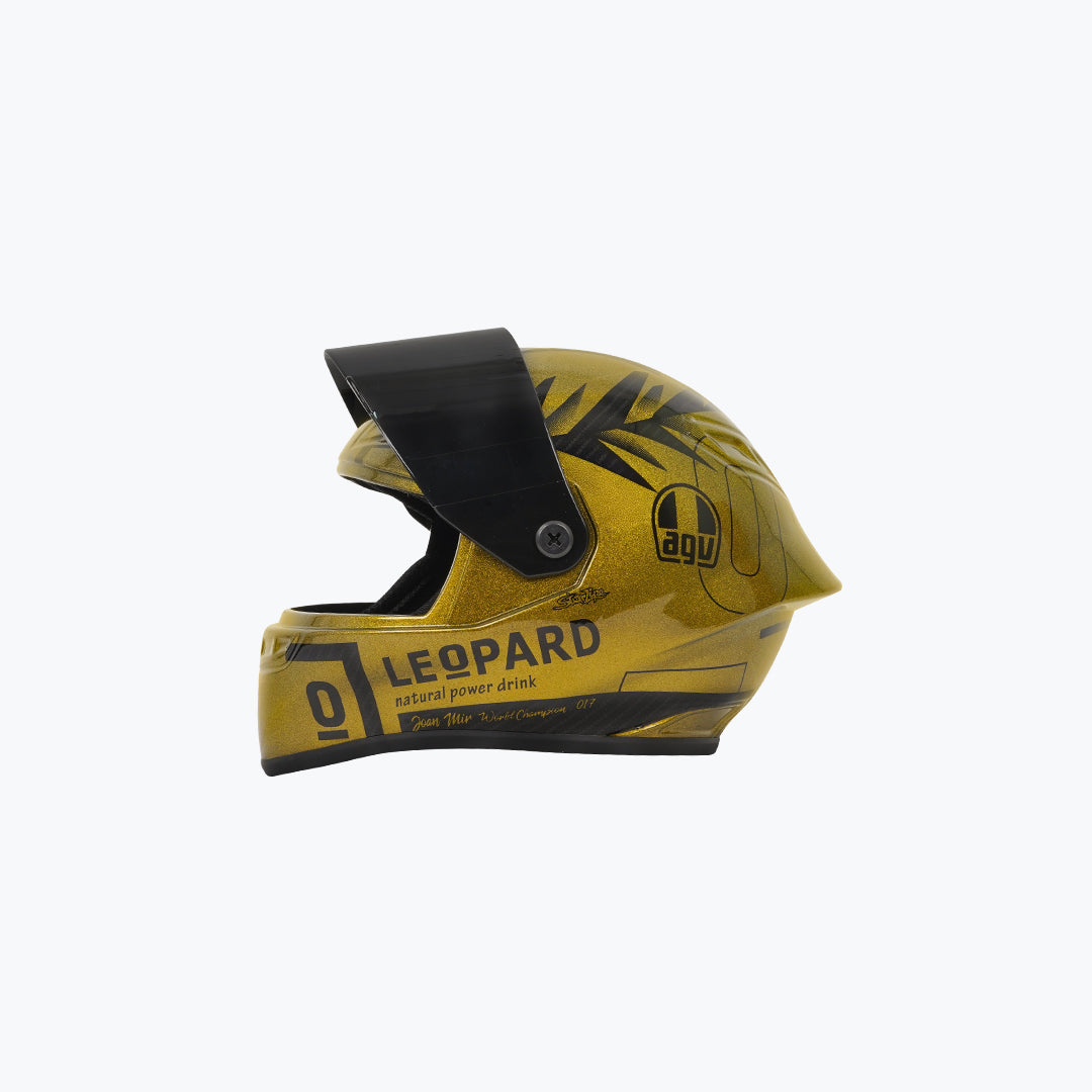 agv gold helmet Pista GP RR The shell made of 100% Extreme Carbon fiber ensures extreme lightness AGV Race 2 Pinlock Iridium